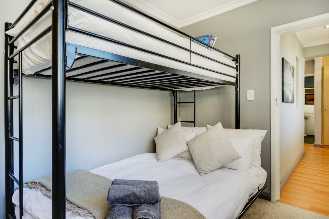 Backup-Powered Bantry Bay View 2 Bed Apartment Cape Town Exterior foto